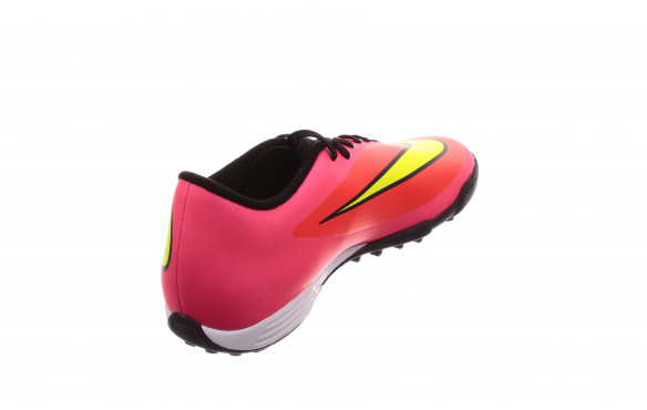 NIKE HYPERVENOM PHADE TF_MOBILE-PIC3