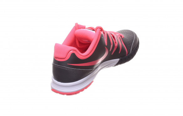 NIKE WMNS VAPOR COURT_MOBILE-PIC3