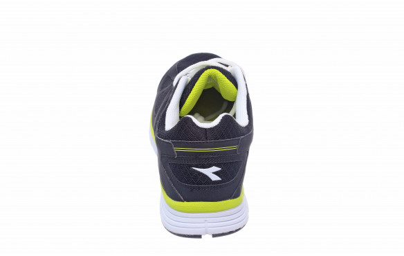 DIADORA HAWK 3_MOBILE-PIC2